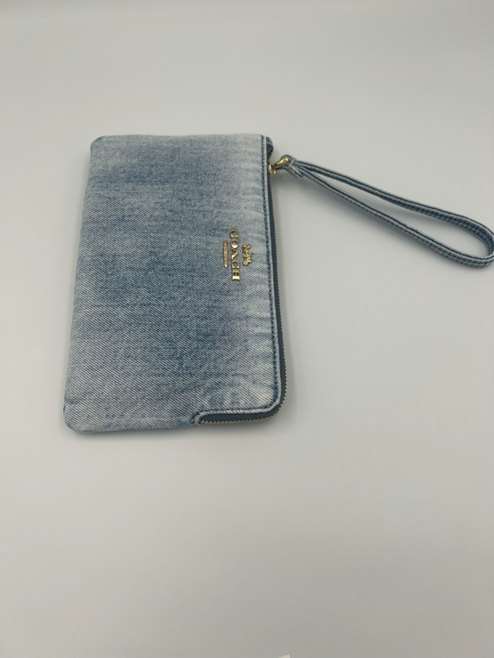Coach Large Corner Zip Wristlet In Loved Denim - Picture 3 of 7